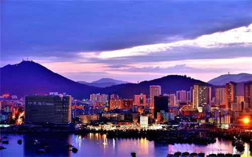 巧仙婆砂锅焖鱼饭快餐